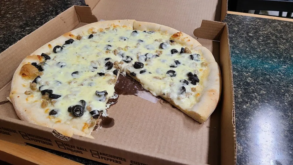 White Pizza 14 with Sausage and Olives